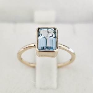 "Stretto" Grande pierścionek z Topazem Sky 8/6