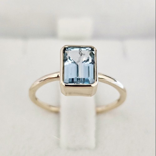 "Stretto" Grande pierścionek z Topazem Sky 8/6