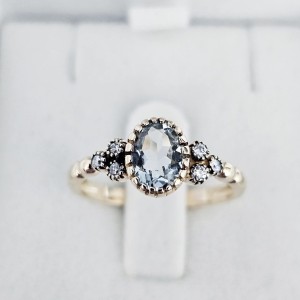 Girona Akwamaryn i Diamenty  