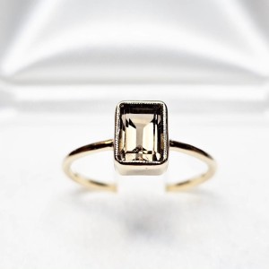 "Stretto"pierścionek z naturalnym Kwarcem Dymnym