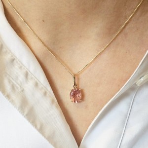 Złota zawieszka Osaka Grande Kwarc Truskawkowy