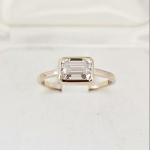 " Sorrento" pierścionek z Diamentem 0.93ct 