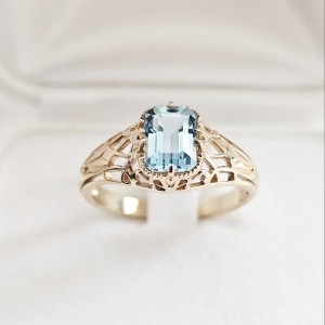 " Lyon " Vintage Topaz Sky Blue 